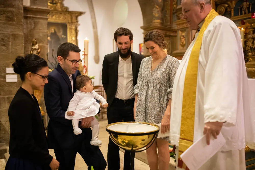 reportage baptême dans le Var à la Chapelle Ste Roseline