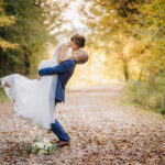 Pour leur mariage un couple pose à Draguignan