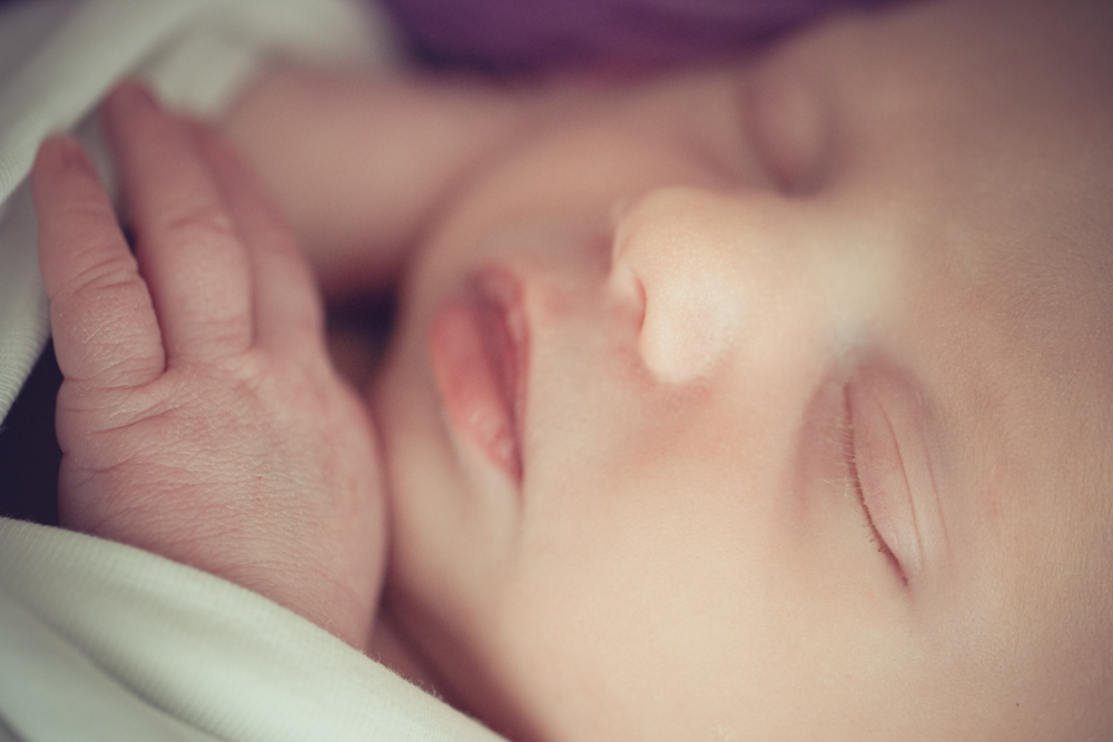 bébé endormi lors de sa séance nouveau-né à Draguignan