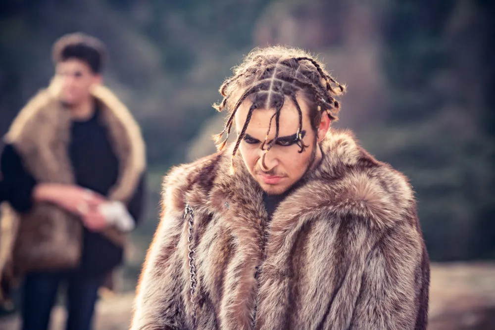 Ecole de danse projet artistique au rocher de Roquebrune sur le thème Barbare